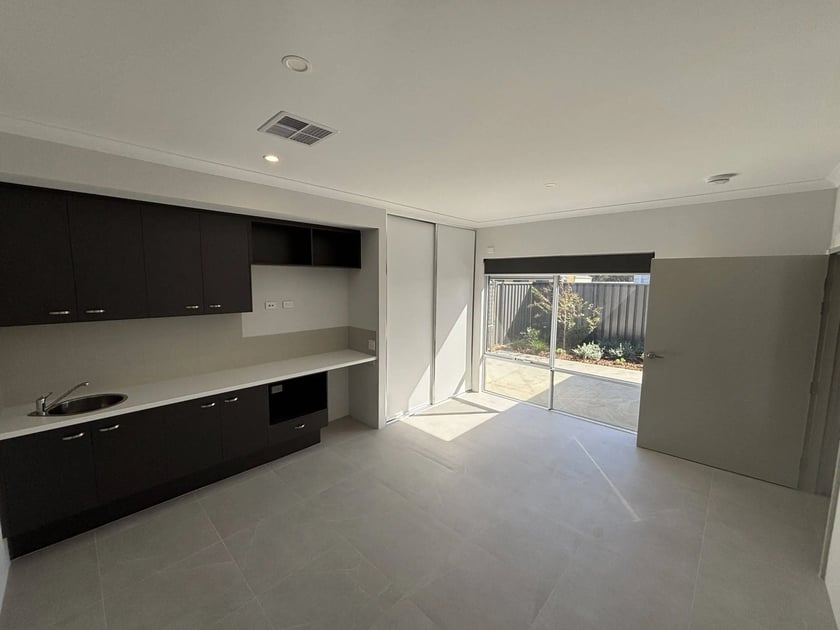 Hilbert SIL House — Home image 8