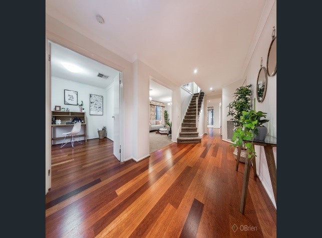 Vezlay Retreat with Only 1 Bedroom Available! — Home image 5