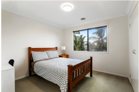 Vezlay Retreat with Only 1 Bedroom Available! — Home image 7