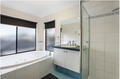 Vezlay Retreat with Only 1 Bedroom Available! — Home image 12