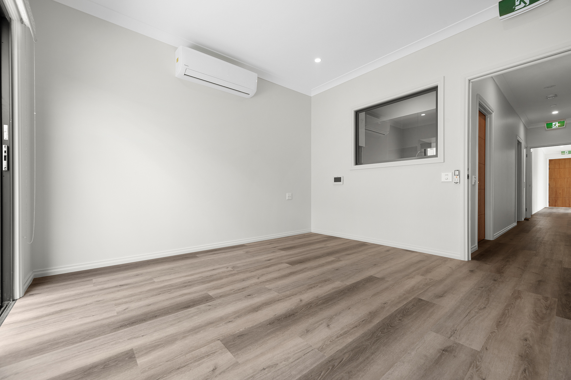 Brand new 2 person Split Robust or IL House Ready Now — Home image 2