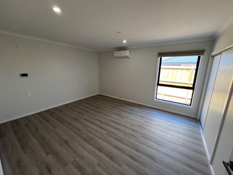 Modern 2-Bedroom Home on Guru Blvd, Lynbrook — Home image 3