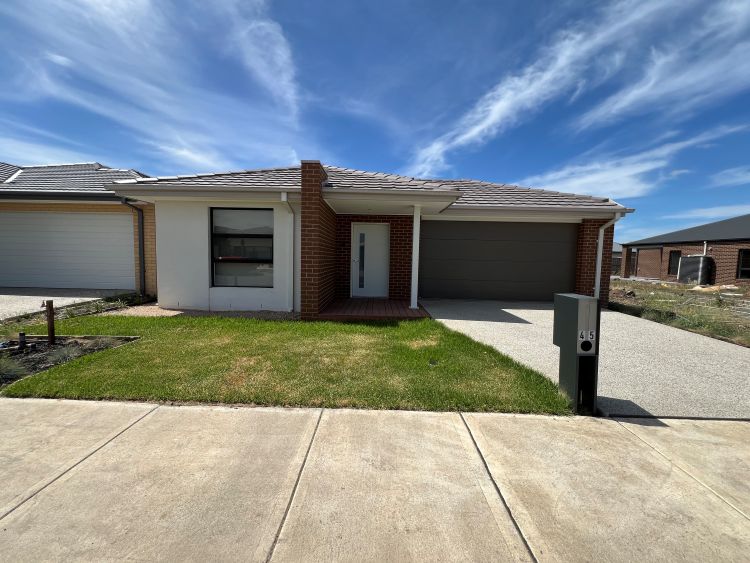 Modern 2-Bedroom Home on Guru Blvd, Lynbrook — Home image 4