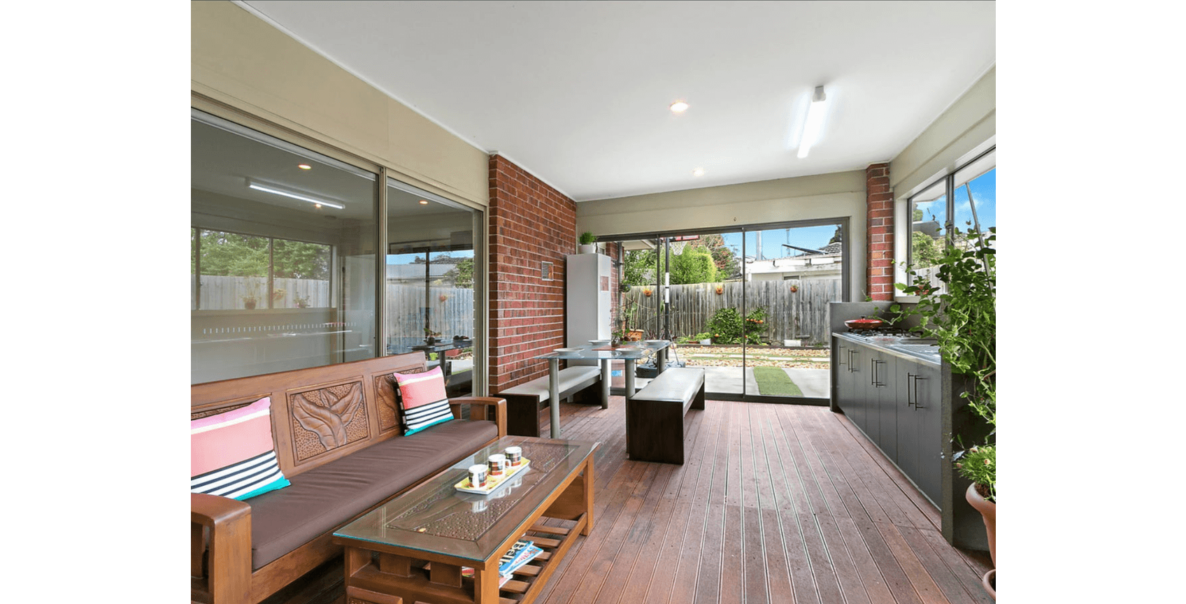 Large Modern SIL Home in Ringwood - Wheel chair Friendly — Home image 2