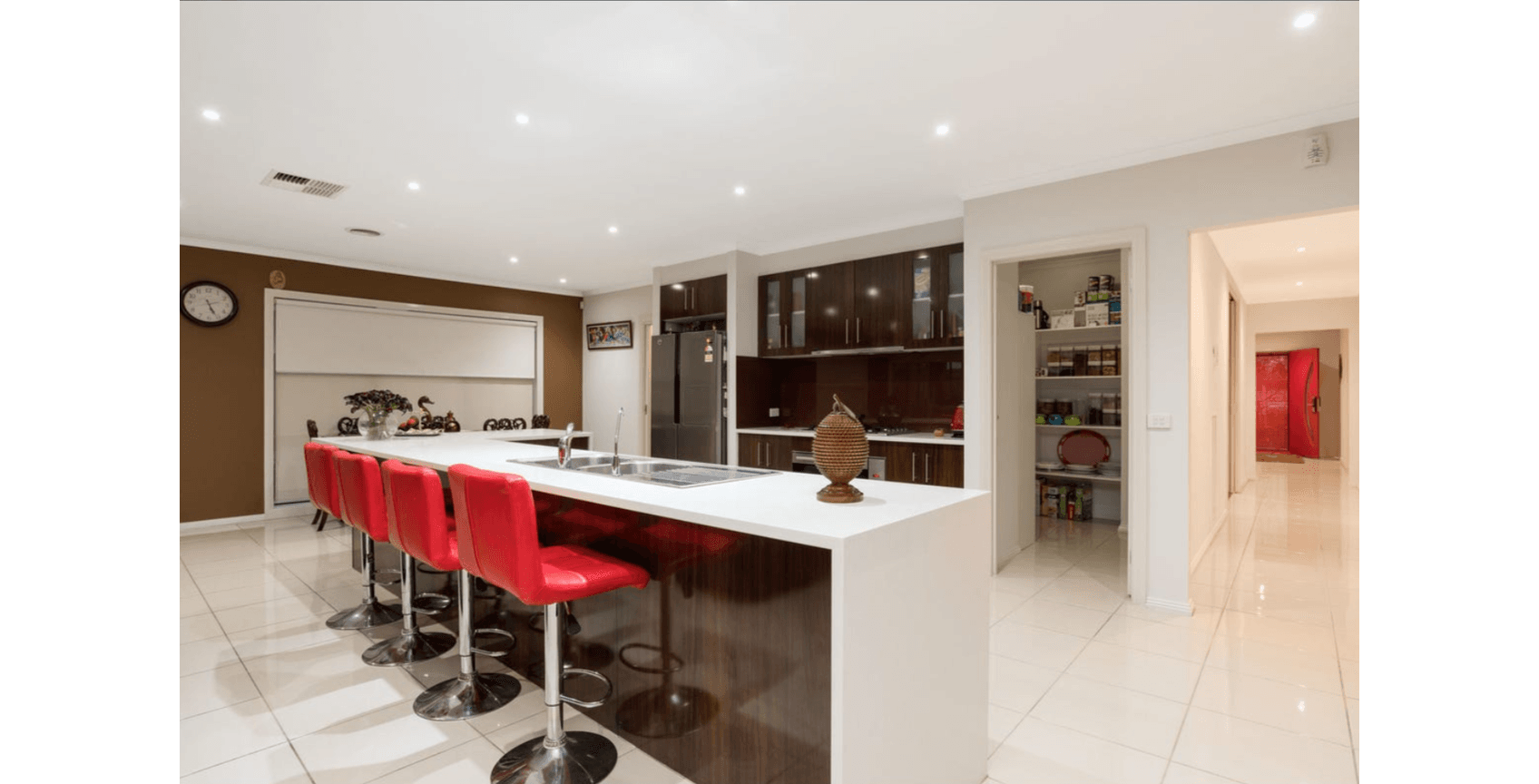 Large Modern SIL Home in Ringwood - Wheel chair Friendly — Home image 4