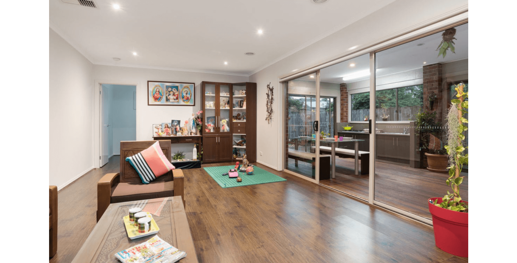 Large Modern SIL Home in Ringwood - Wheel chair Friendly — Home image 10