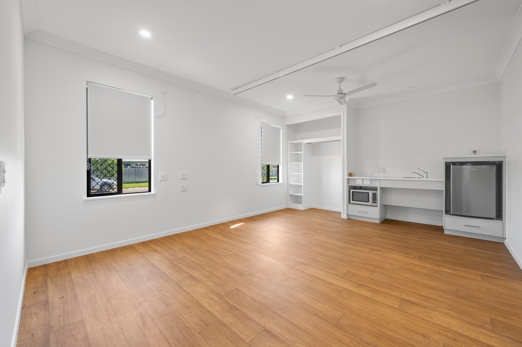 3 SDA Rooms (HPS) + OOA, Available now in Mount Low! — Home image 8
