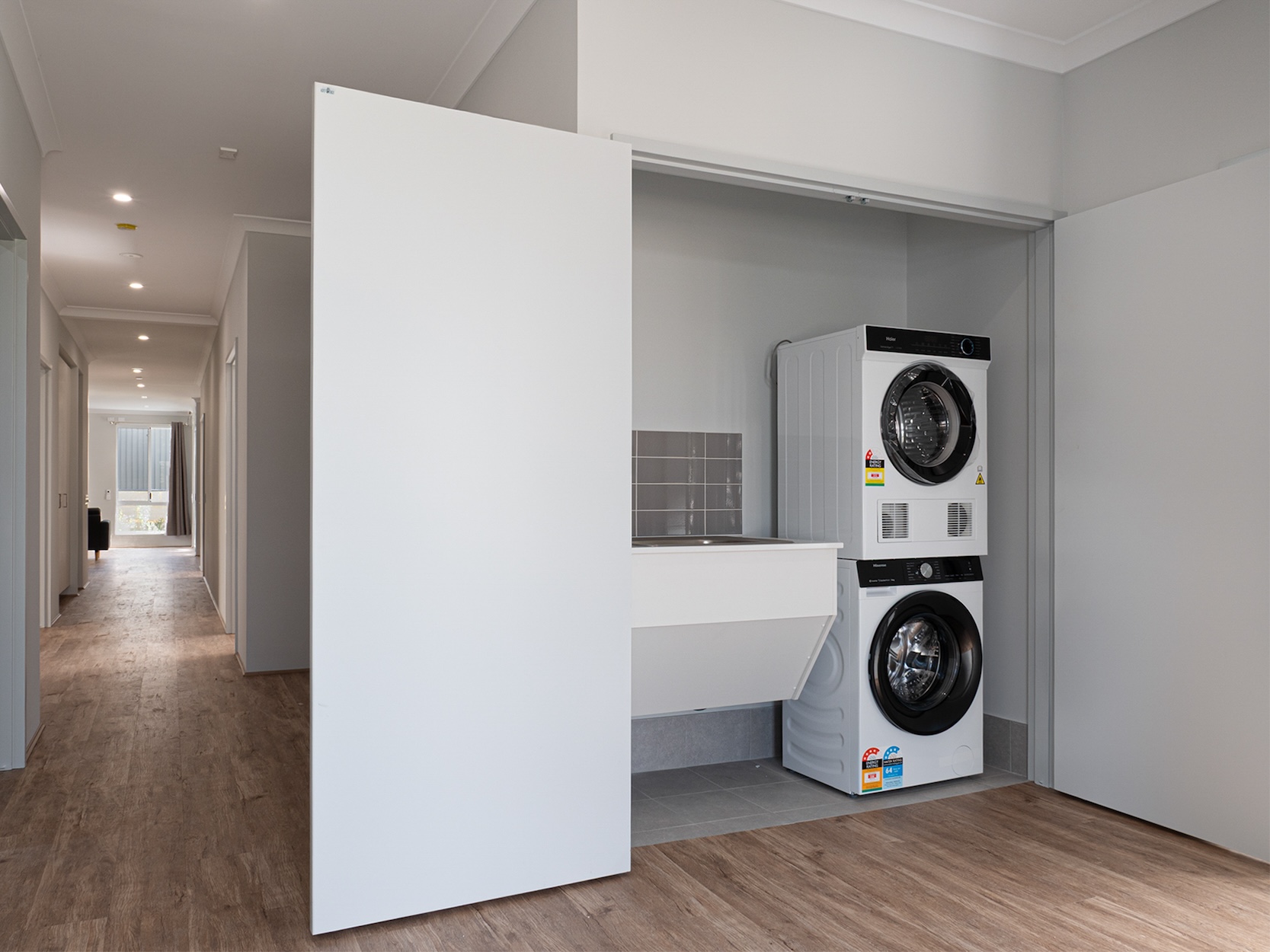 Baldivis 2 BED - HPS Home with 24/7 Support Room ! Enquire NOW — Home image 2