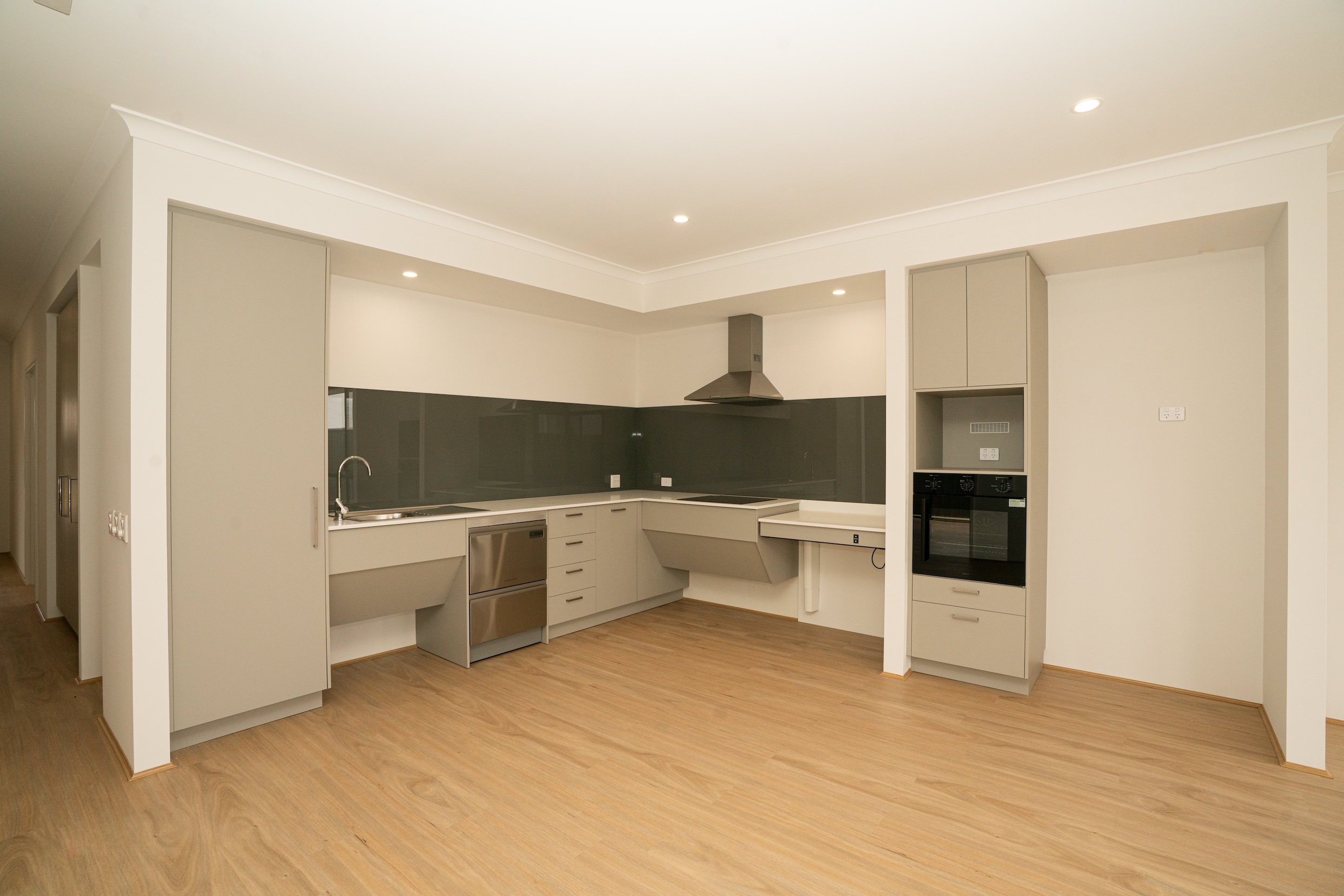 Baldivis 2 BED - HPS Home with 24/7 Support Room ! Enquire NOW — Home image 12