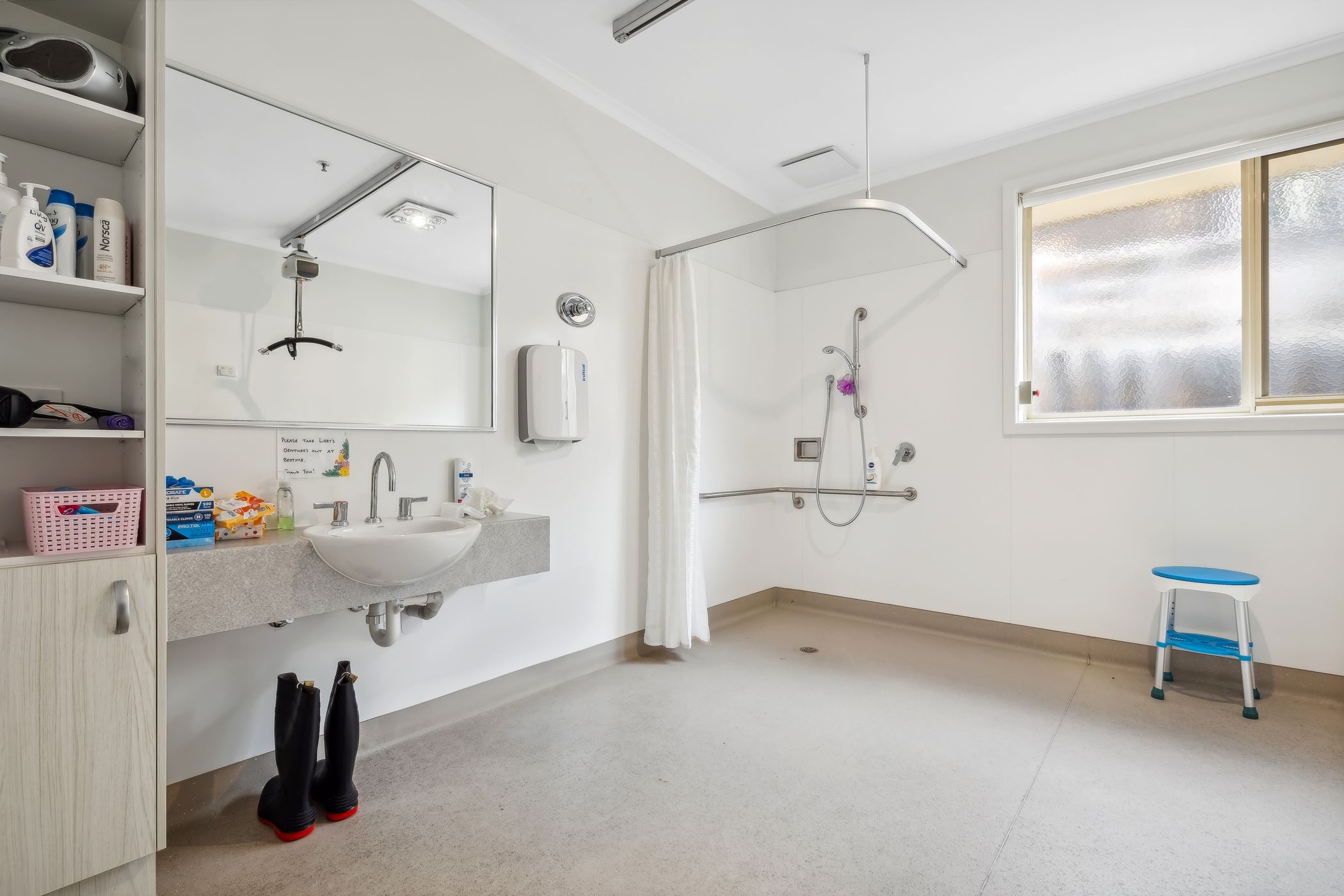 Two bedrooms available in this appealing Fully Accessible home in leafy Carrum. — Home image 3