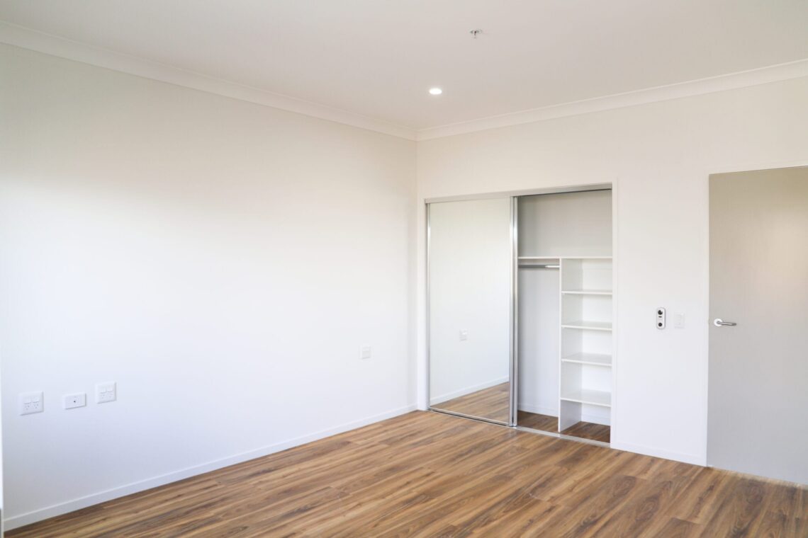 1-Bedroom + OOA Villa High Physical Support in Kippa-Ring — Home image 3