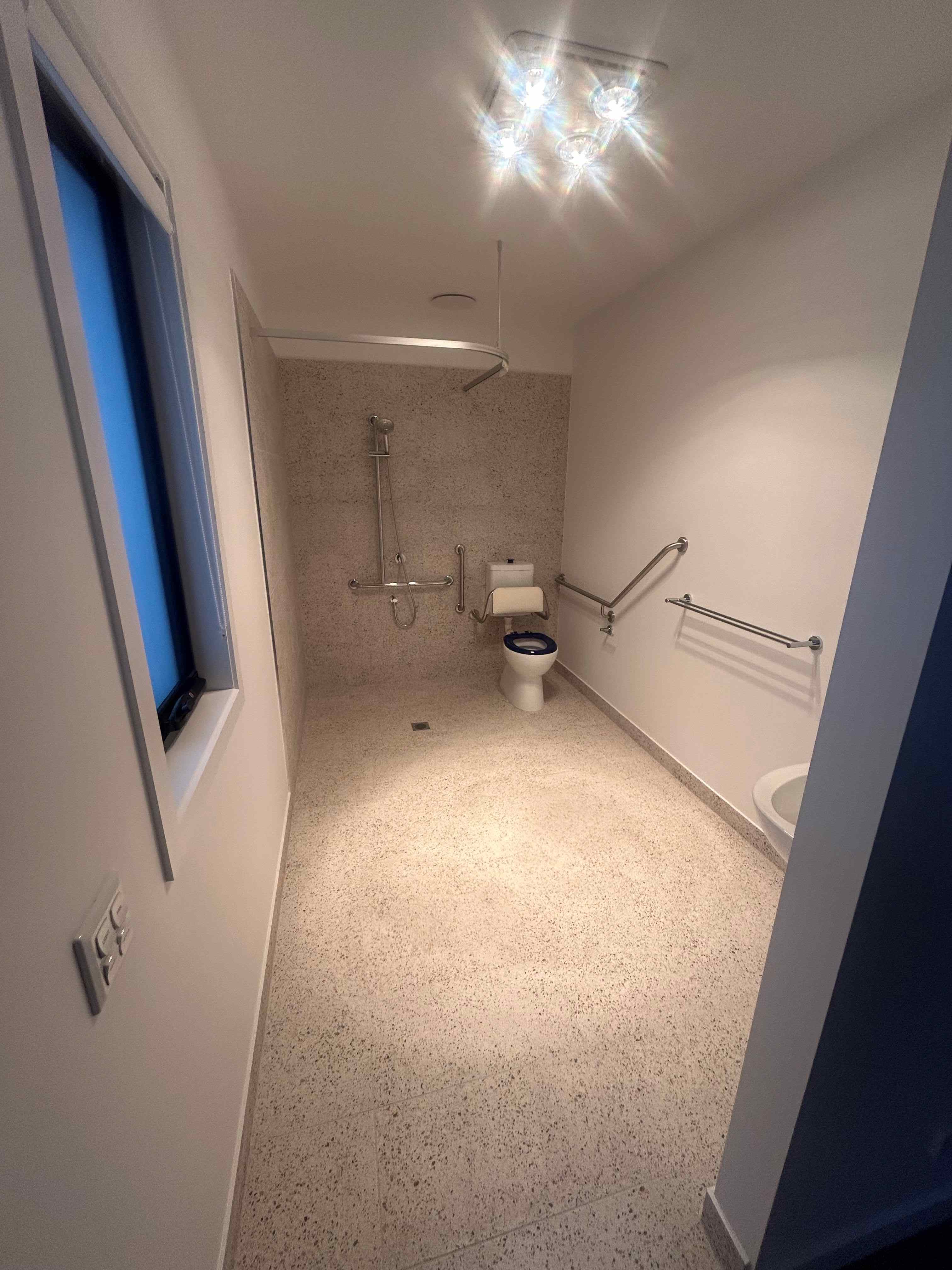 High physical support home in Old beach  2+ OOA Immediately available — Home image 3