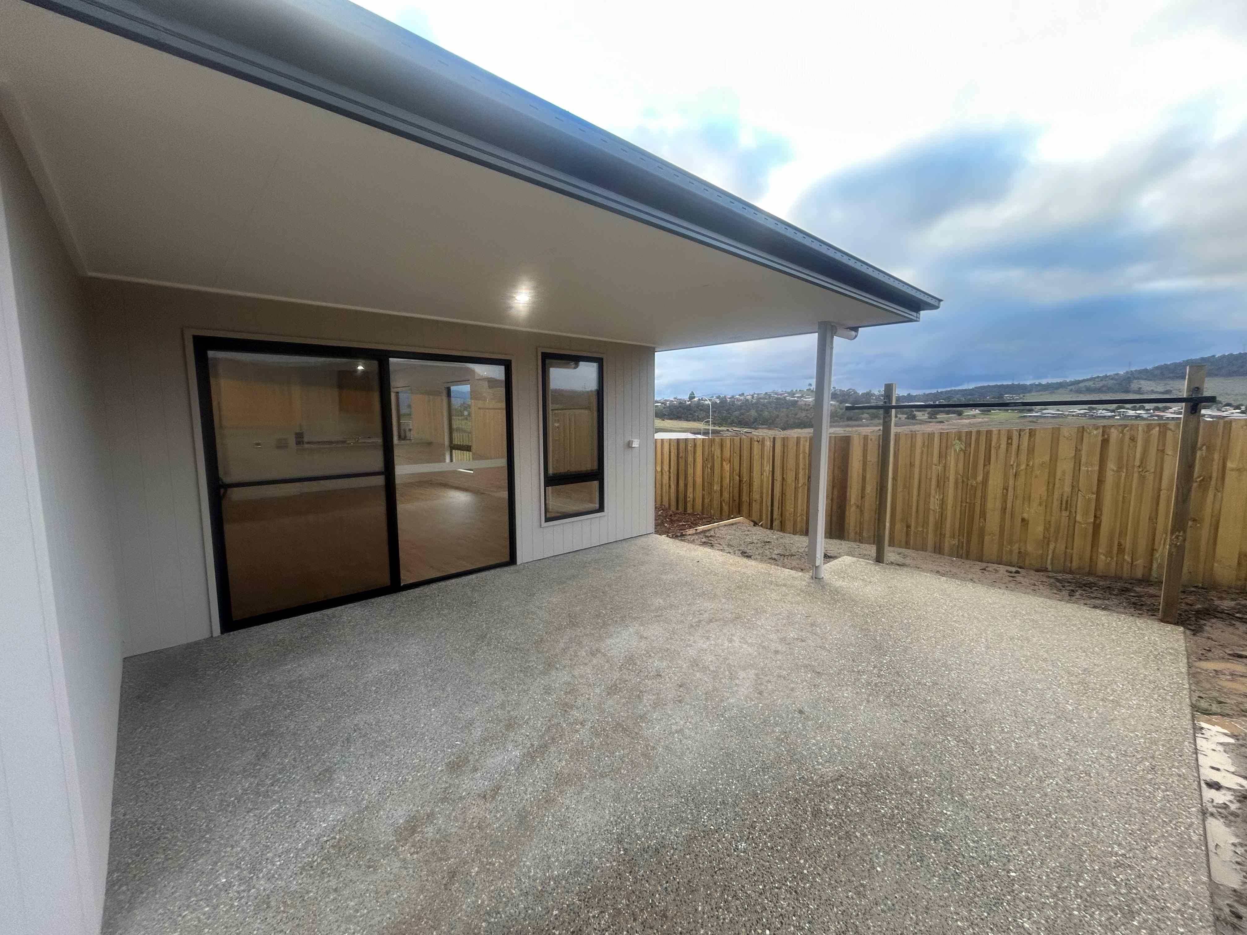 High physical support home in Old beach  2+ OOA Immediately available — Home image 7
