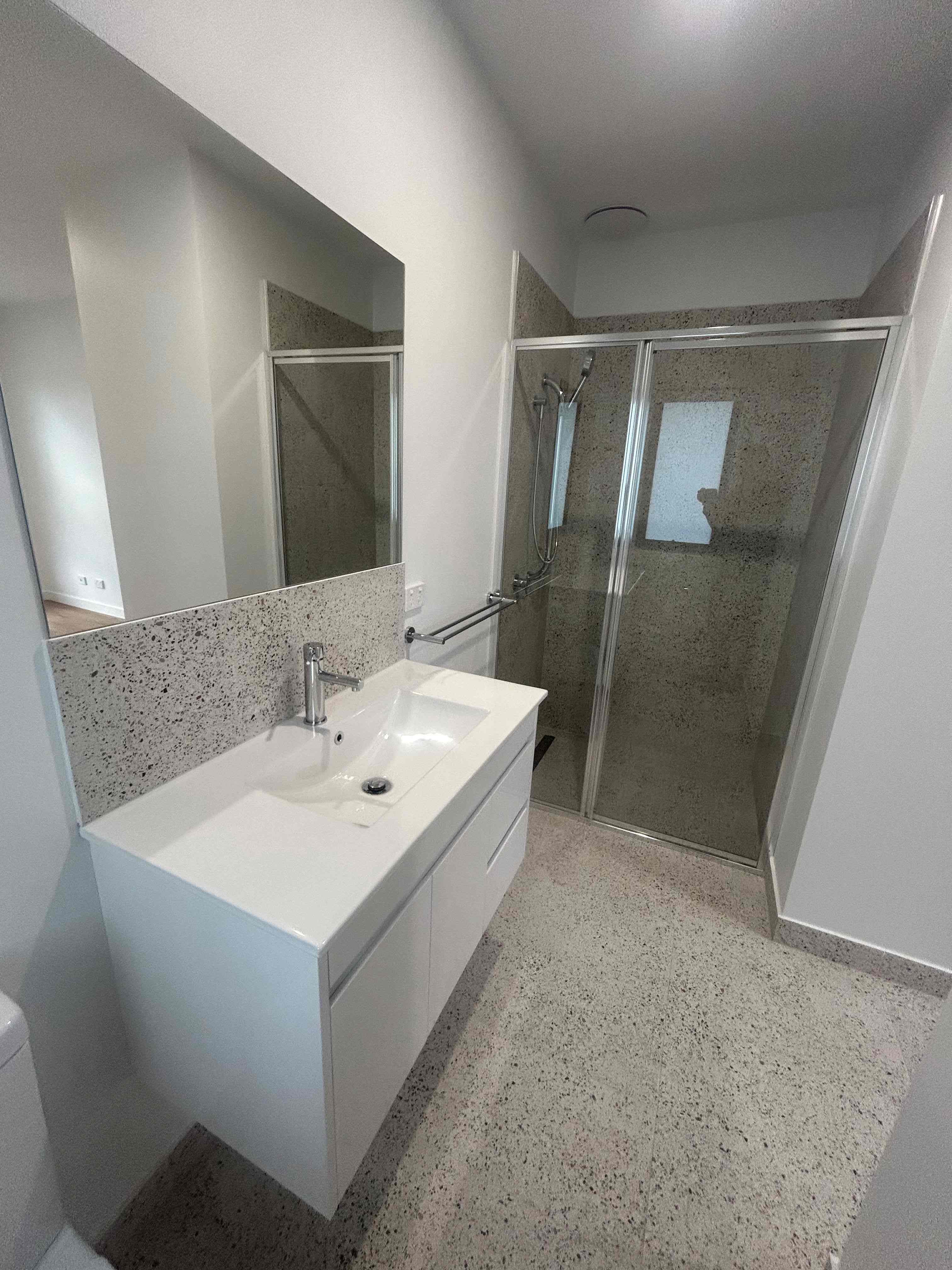 High physical support home in Old beach  2+ OOA Immediately available — Home image 8