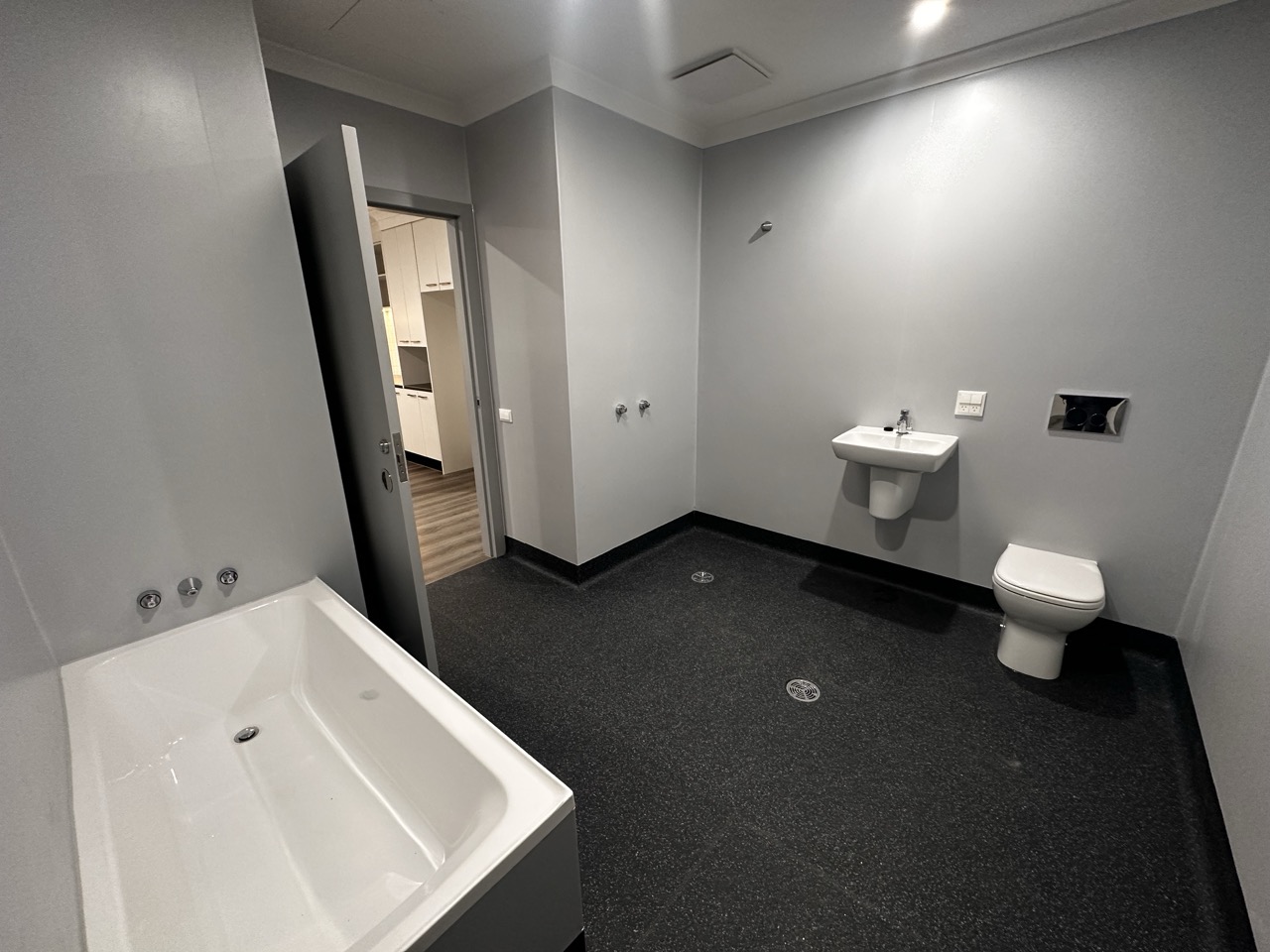 1 Resident Villa - SDA Robust / Improved Liveability — Home image 6