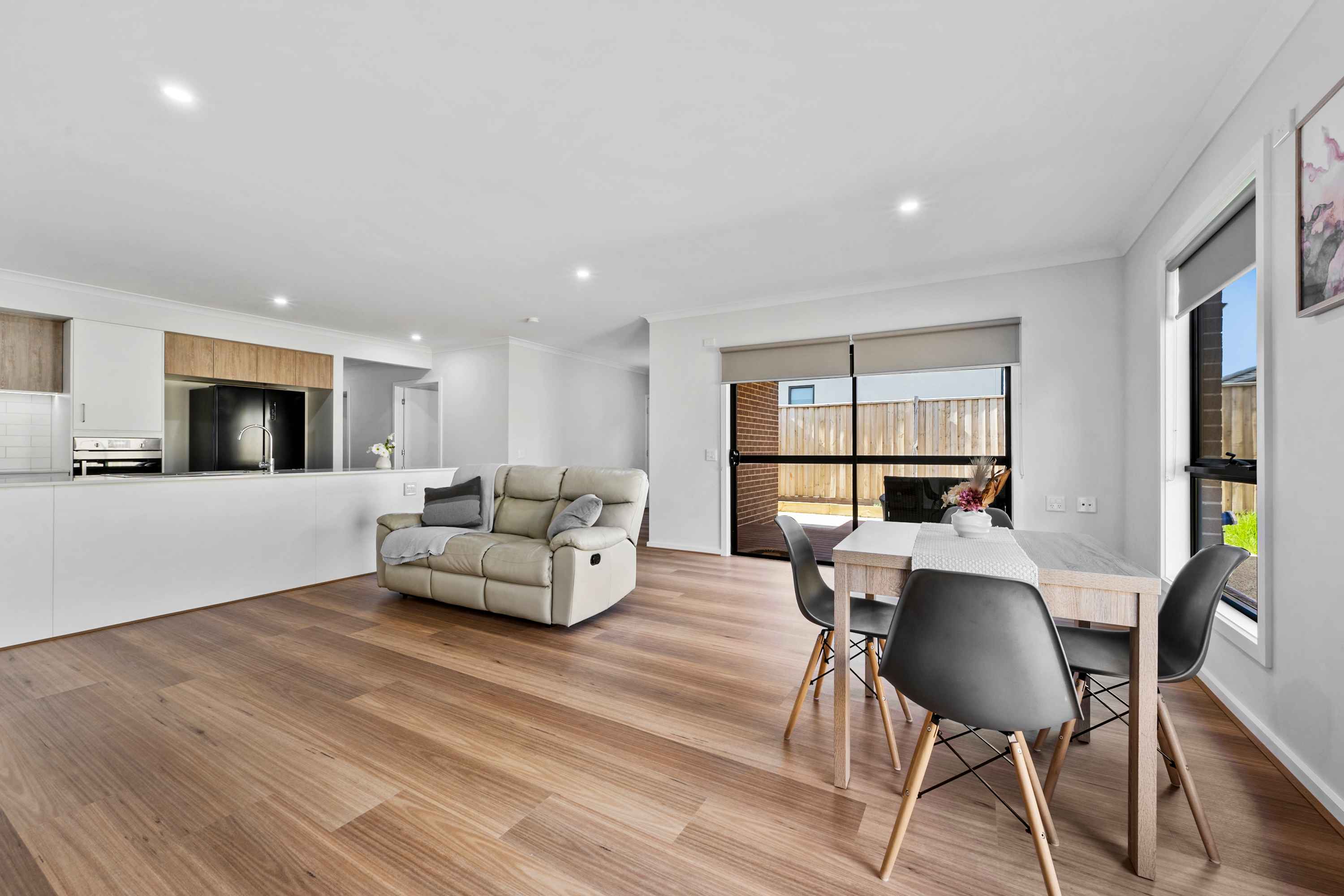 NAR NAR GOON – BRAND NEW HPS + ROBUST – 2 PARTICIPANTS – MOVE IN NOW — Home image 3