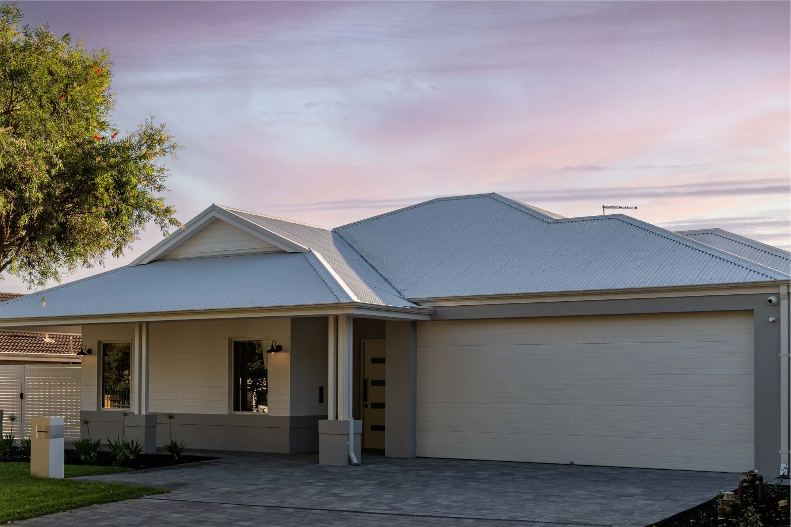 Spacious Luxury Award Winning Home with Overnight Support Disability Accommodation — Home image 4