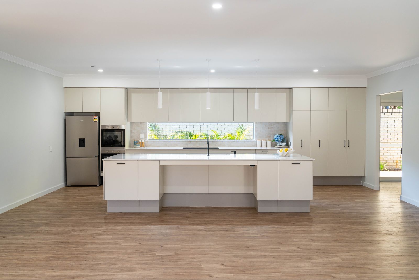Spacious Luxury Award Winning Home with Overnight Support Disability Accommodation — Home image 6