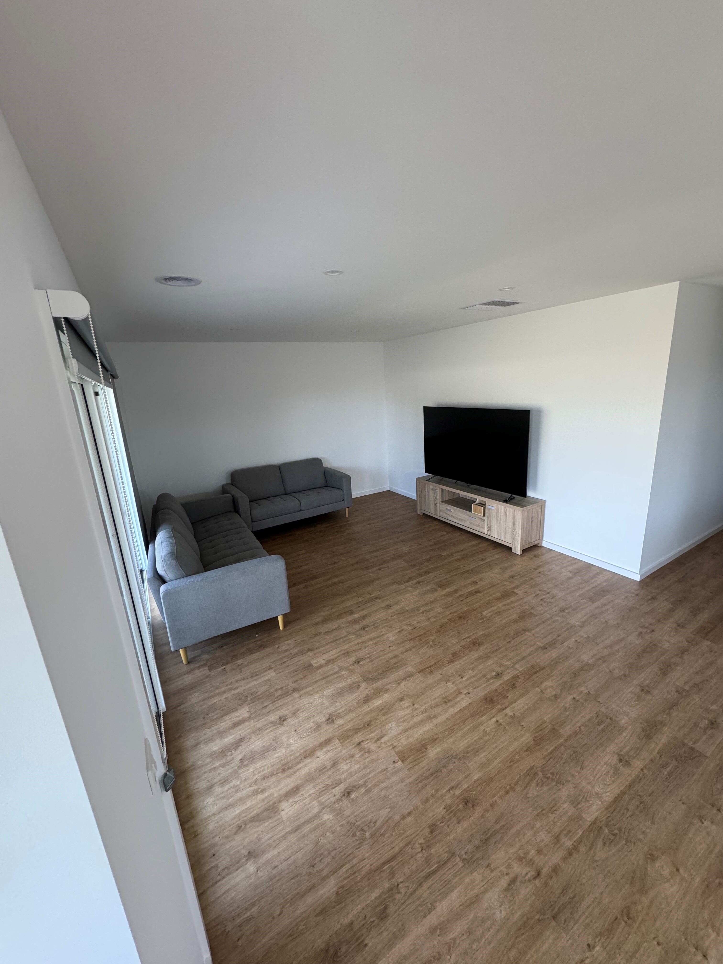Two vacancies available in Lucas — Home image 2