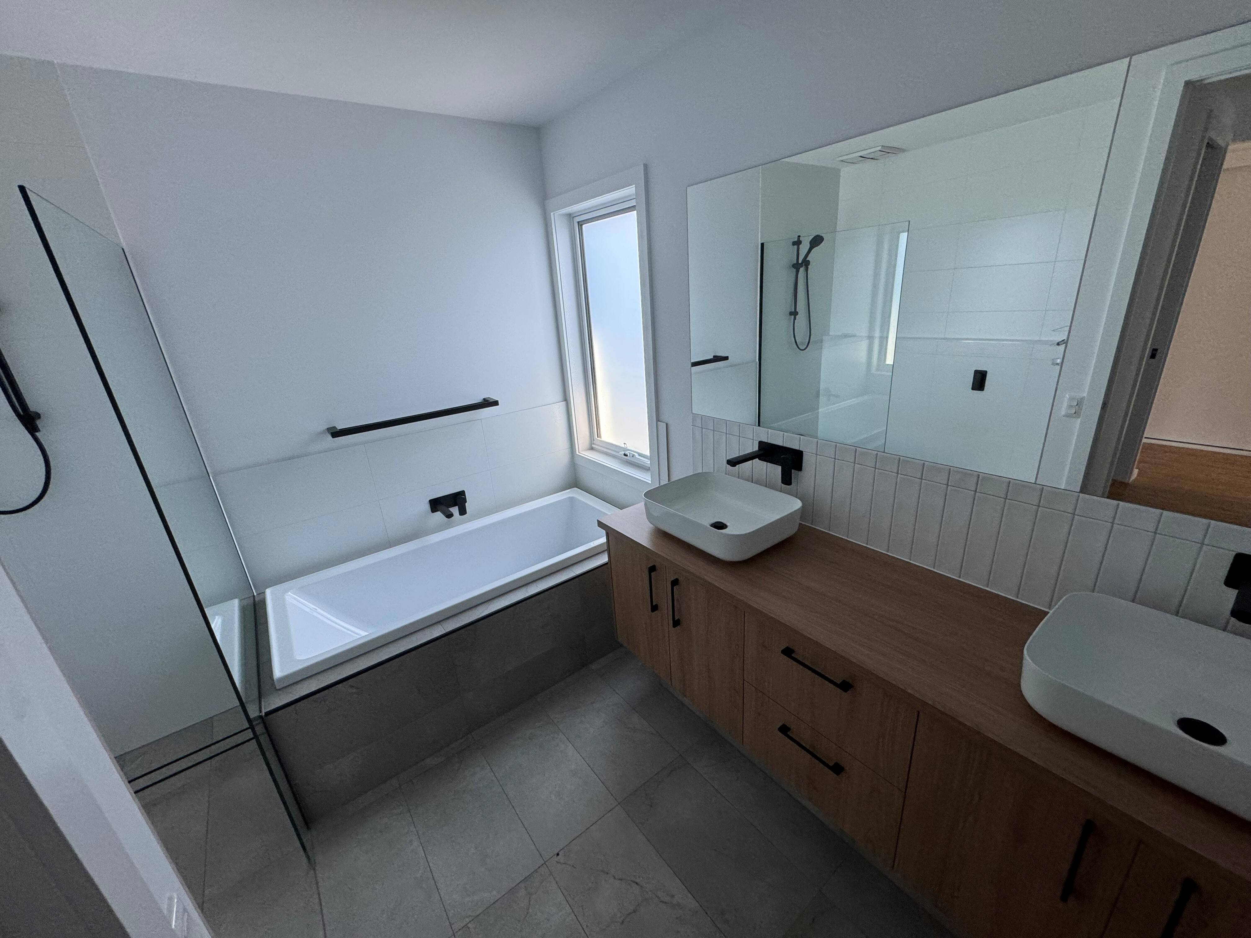 Two vacancies available in Lucas — Home image 4