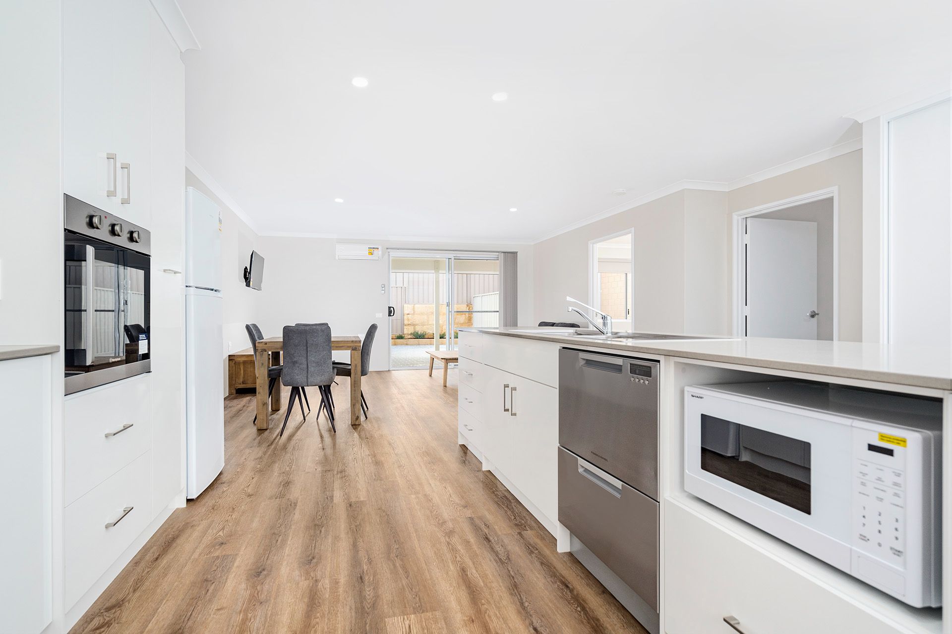 Beautiful West End Villas in beachside Geraldton — Home image 10