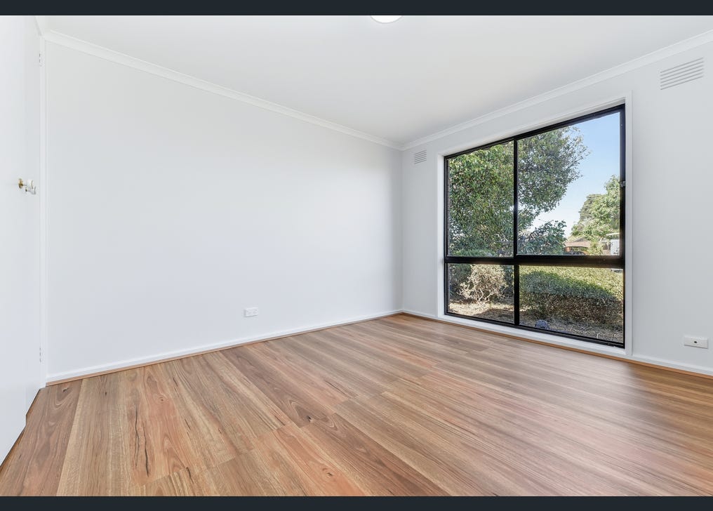 Prime Location in Wheelers Hill 5 bedroom house - 3 participants — Home image 3