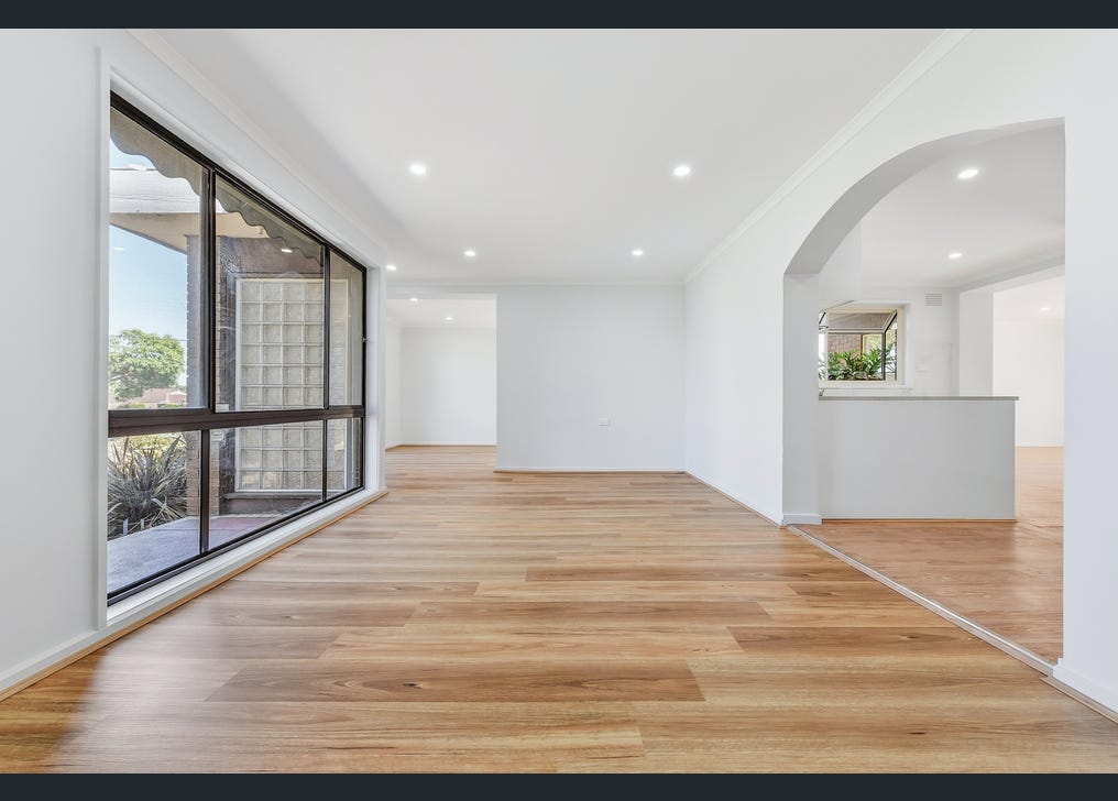 Prime Location in Wheelers Hill 5 bedroom house - 3 participants — Home image 4