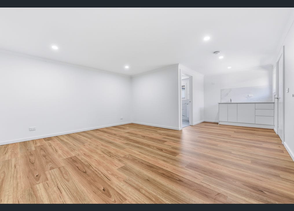 Prime Location in Wheelers Hill 5 bedroom house - 3 participants — Home image 7