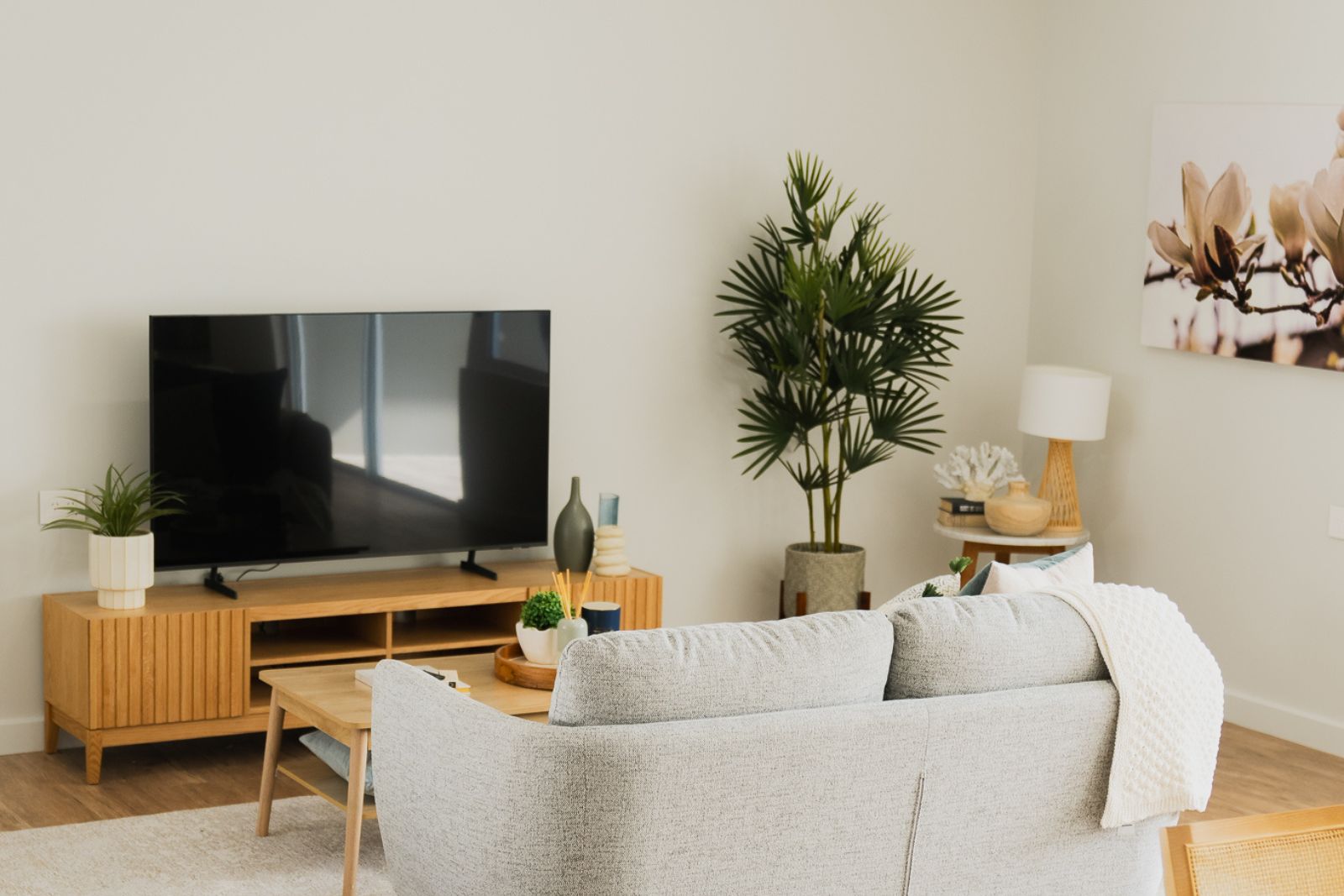 TWO spacious, luxury homes : 2 bedroom and 3 bedroom for sharing. Disability Accommodation — Home image 10
