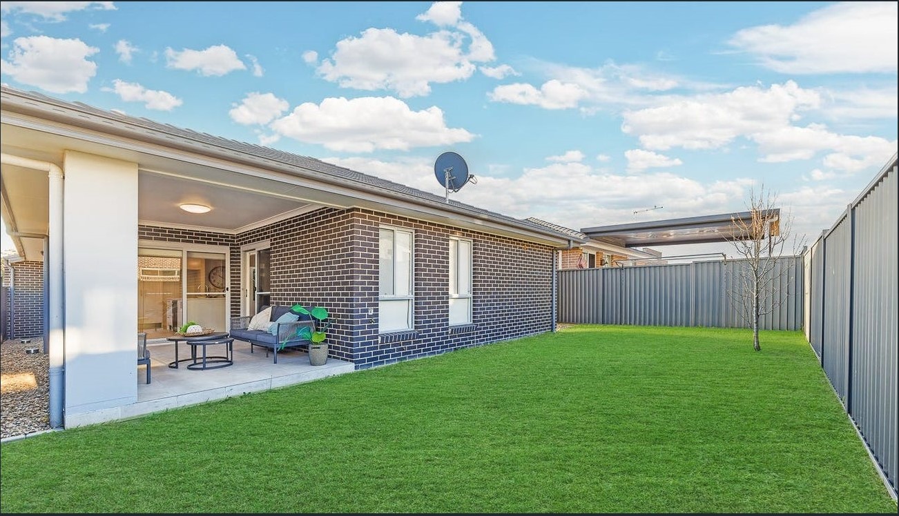 Beautiful 4 Bedroom SIL — Home image 8