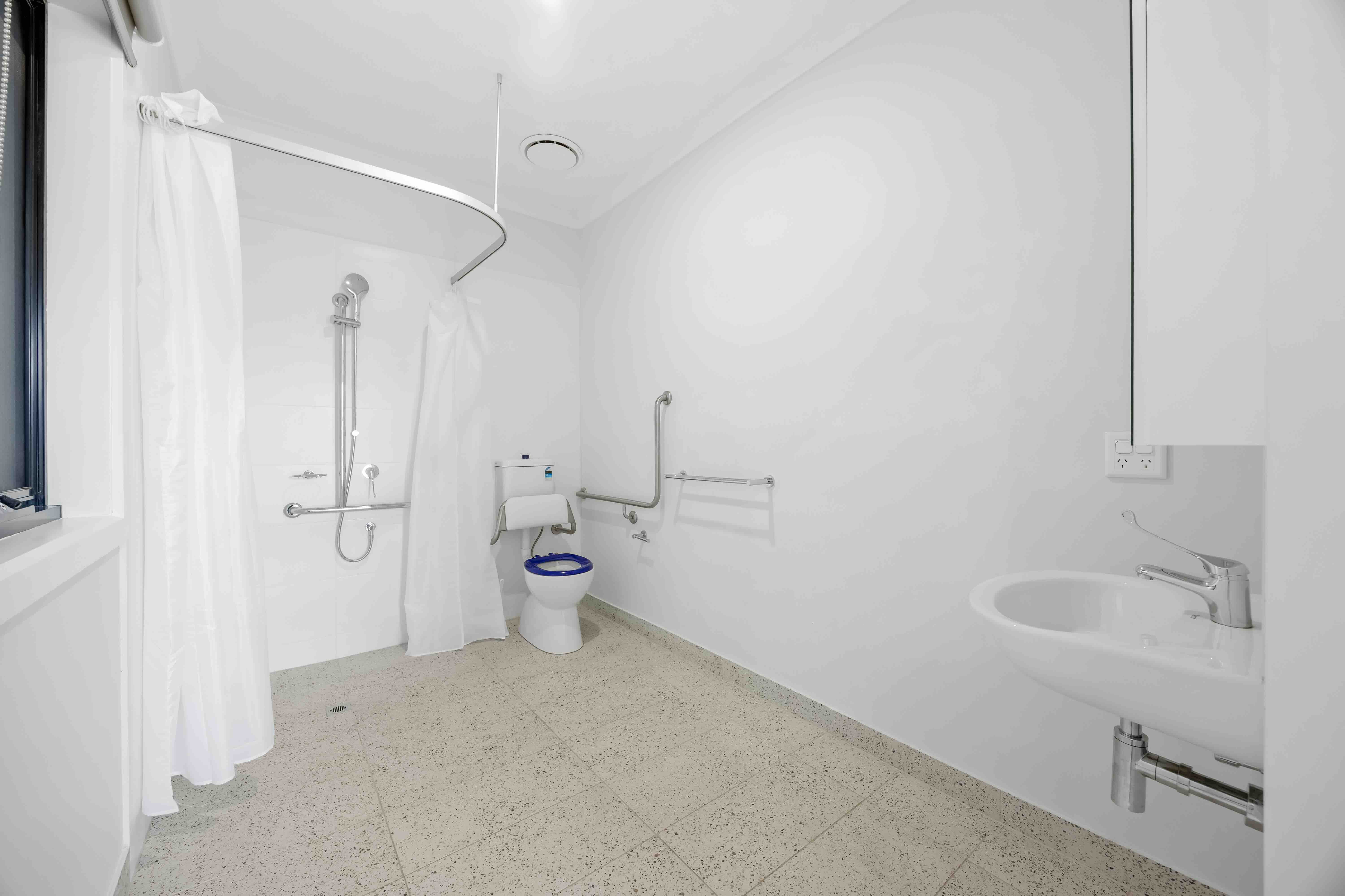 BROOKFIELD – BRAND NEW HPS – 2 PARTICIPANTS – MOVE IN NOW — Home image 6
