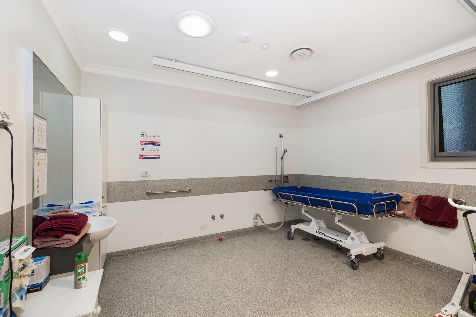 Conveniently located in leafy Kew — Home image 4