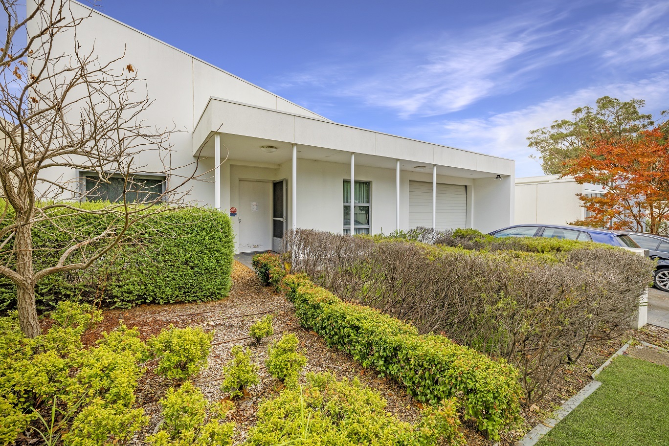 Conveniently located in leafy Kew — Home image 11