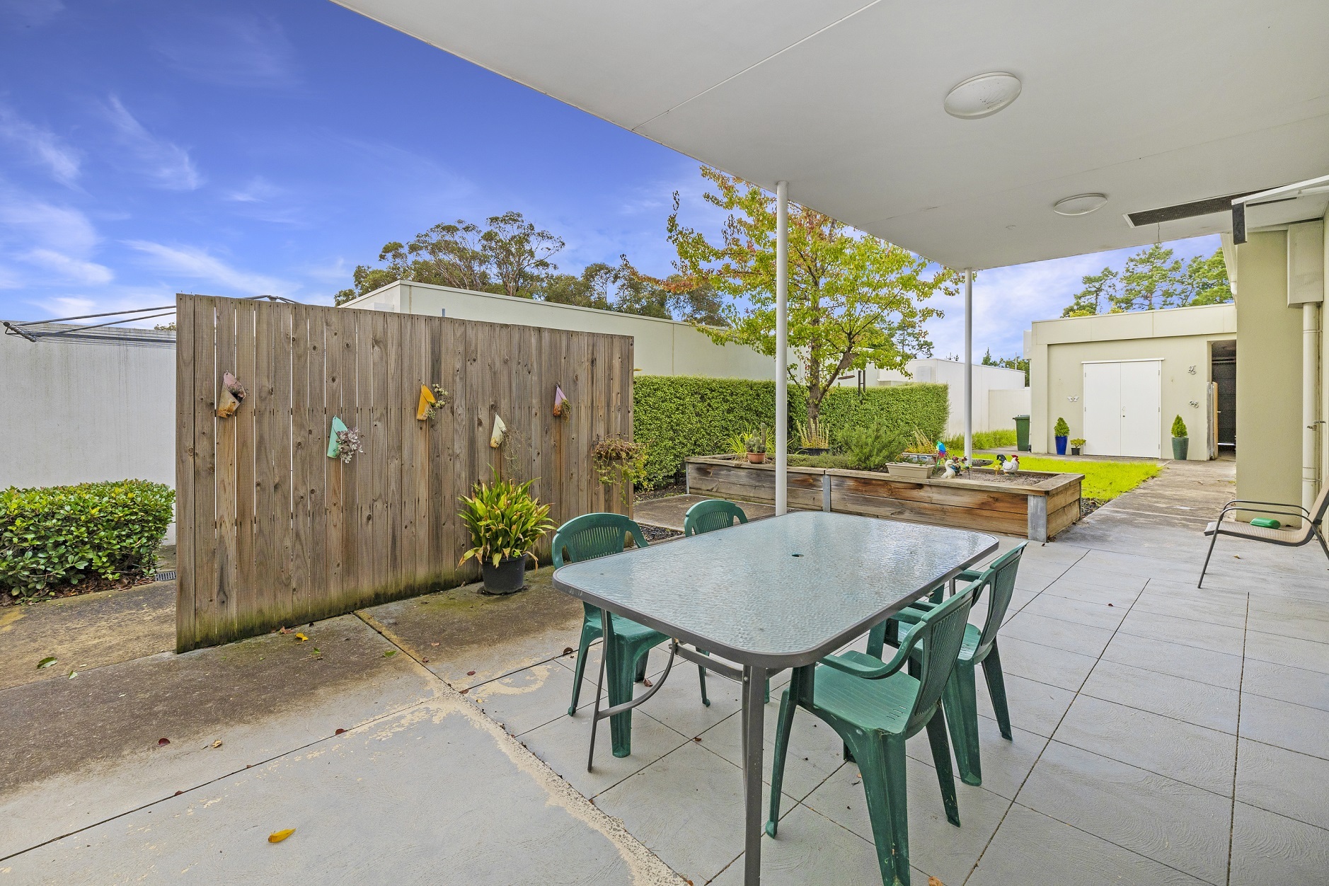 Conveniently located in leafy Kew — Home image 13