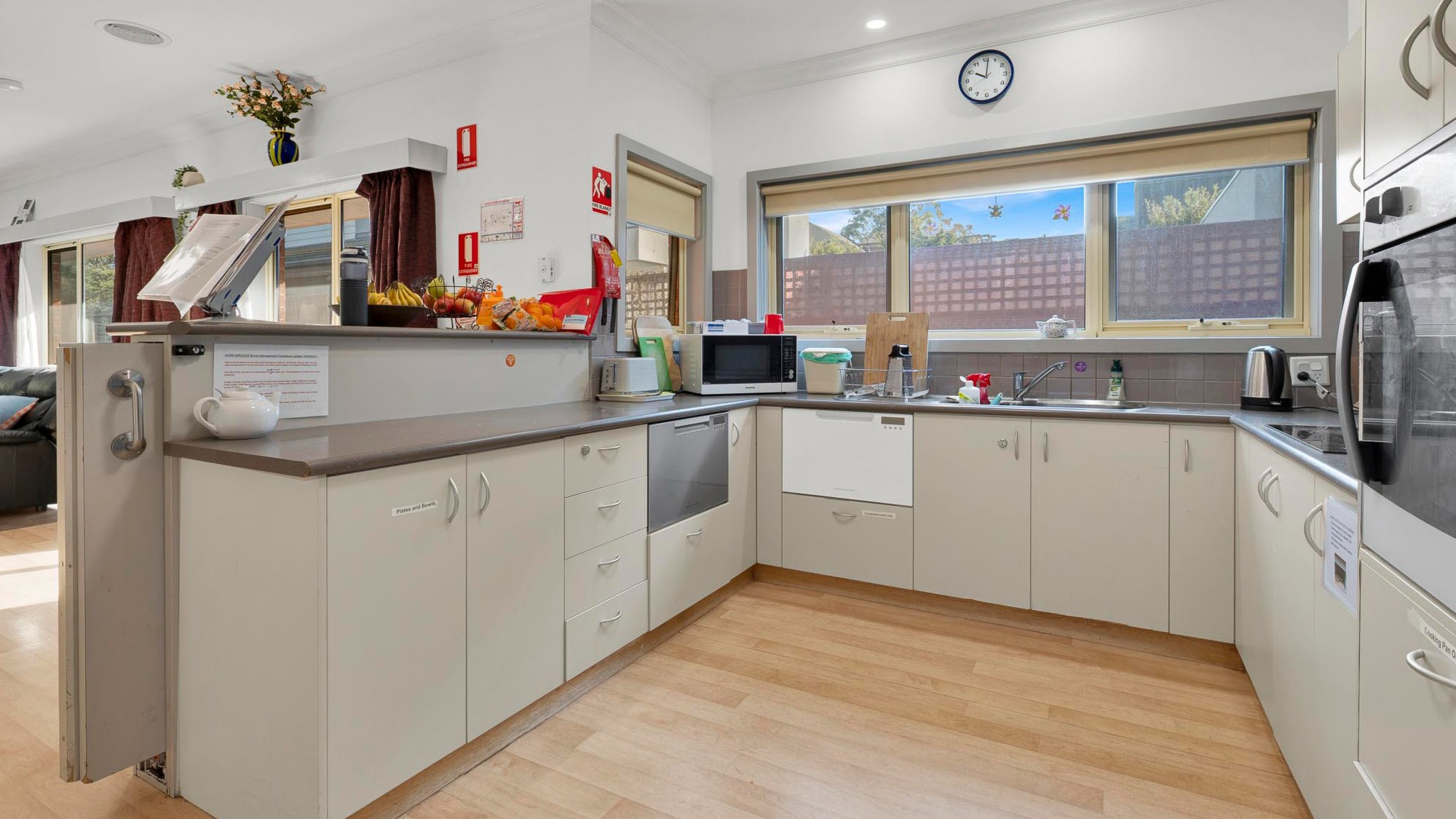 Relaxed, comfortable home with SDA High Physical Support in beautiful Brighton — Home image 2