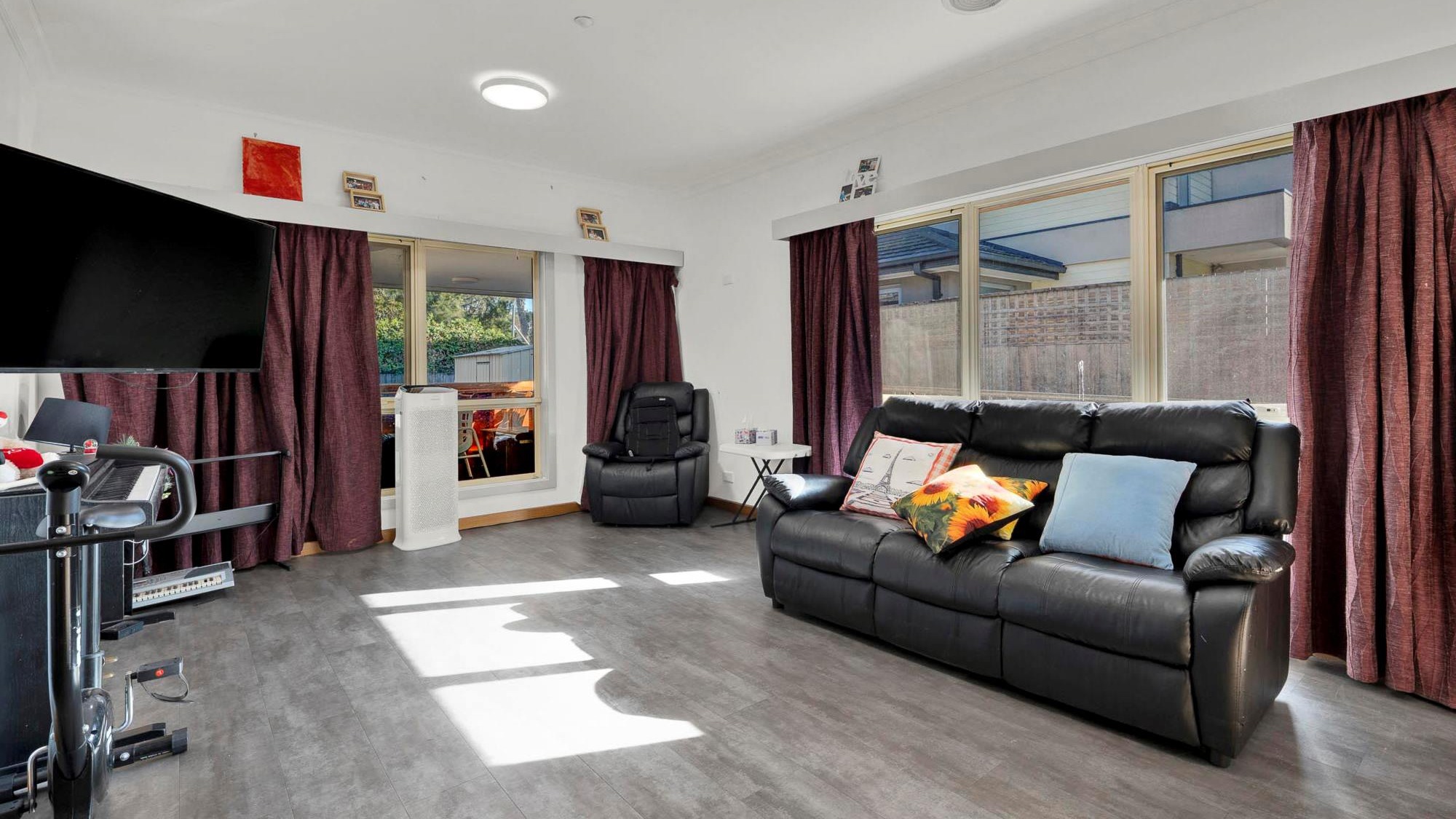 Relaxed, comfortable home with SDA High Physical Support in beautiful Brighton — Home image 5