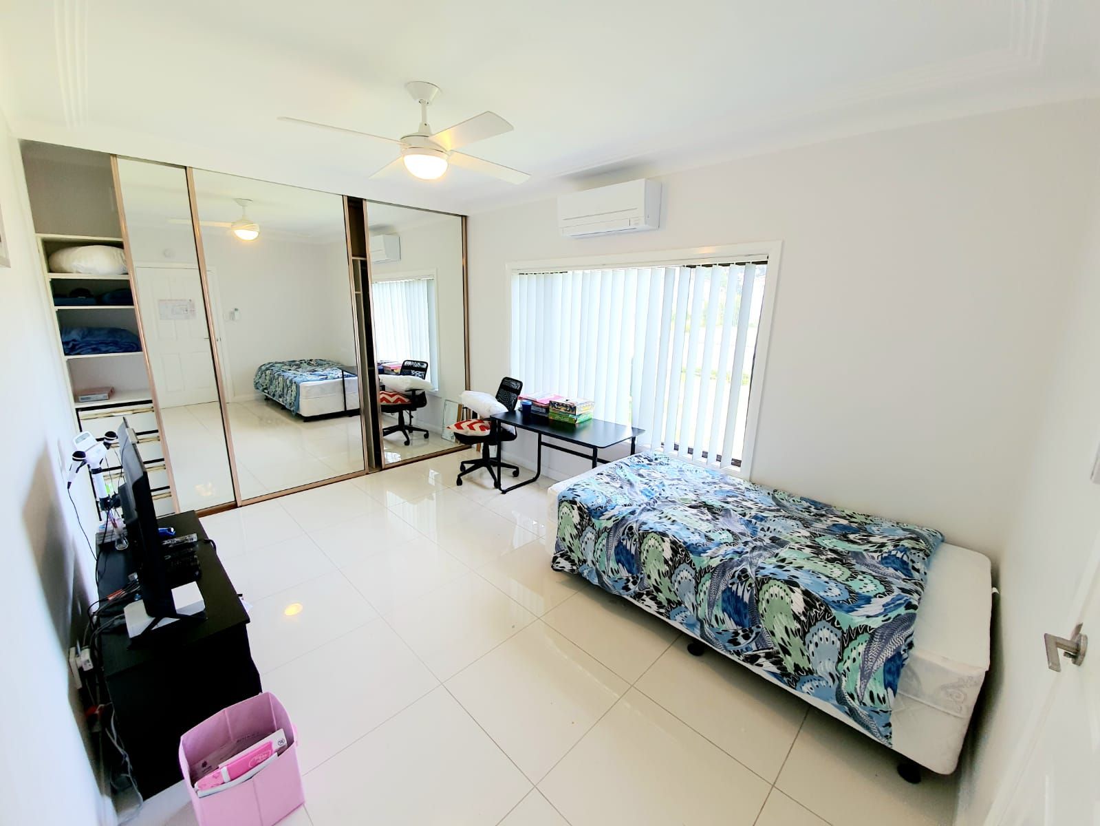 Spacious, Newly Renovated 4 Bedroom house in Guildford — Home image 11