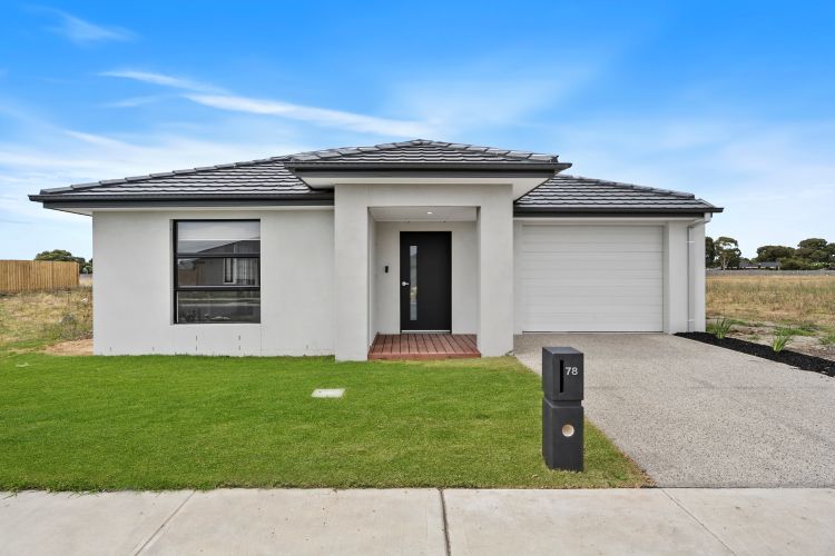 Modern 2-Bedroom HPS+R -  Kipfler Street, Munno Para — Home image 9