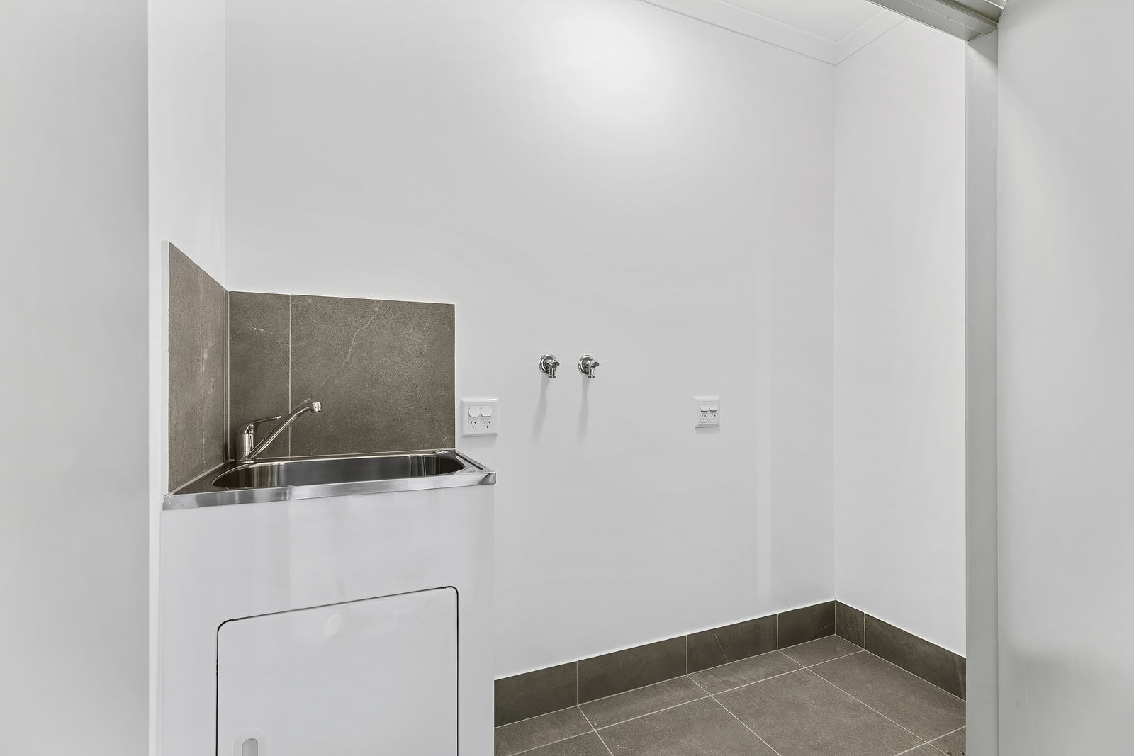 Point Vernon QLD – Improved Liveability House, Dougan Street, Point Vernon QLD — Home image 2