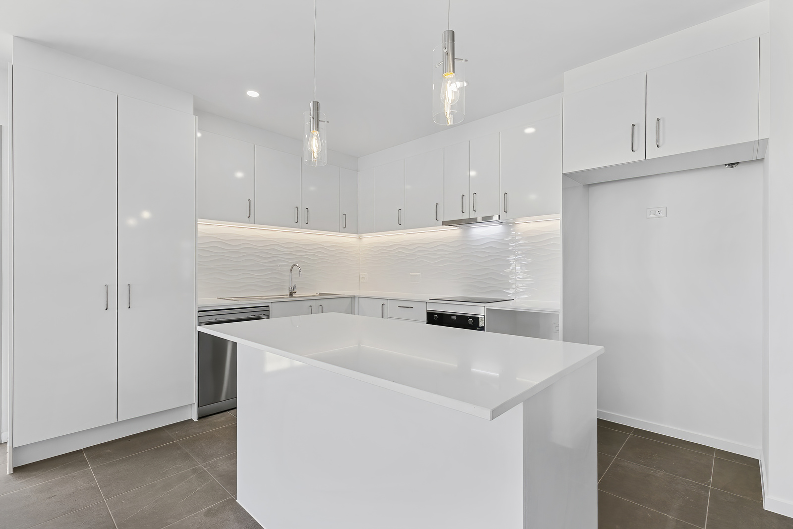 Point Vernon QLD – Improved Liveability House, Dougan Street, Point Vernon QLD — Home image 5