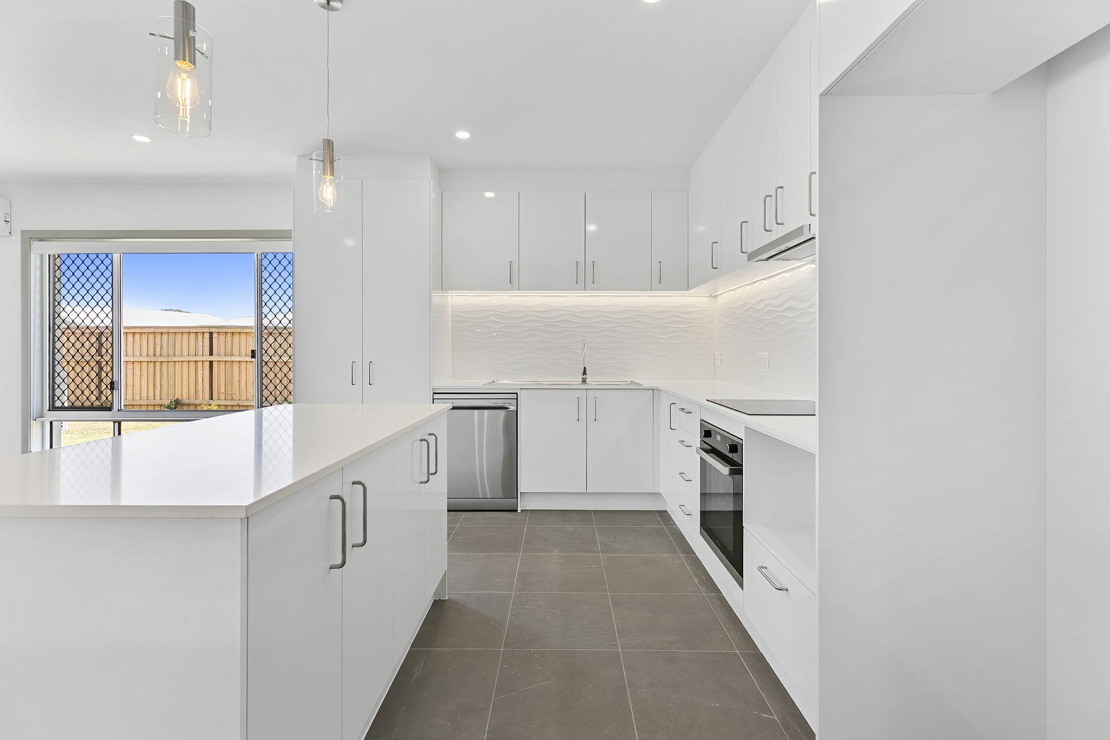 Point Vernon QLD – Improved Liveability House, Dougan Street, Point Vernon QLD — Home image 9