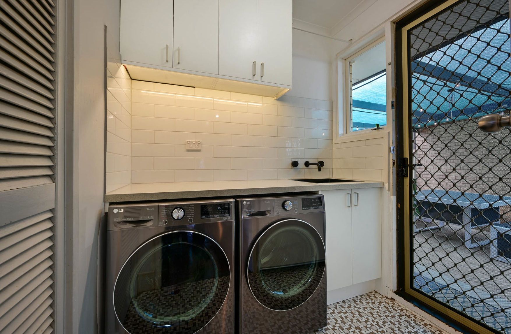 Desirable House with Extensive Upgrades — Home image 8