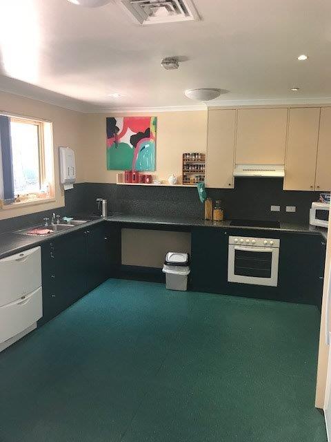 4 Bedroom accessible house with Room available now — Home image 3