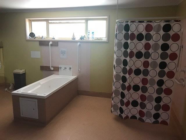 4 Bedroom accessible house with Room available now — Home image 3
