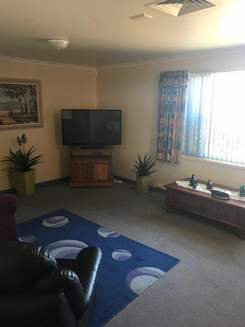 4 Bedroom accessible house with Room available now — Home image 4
