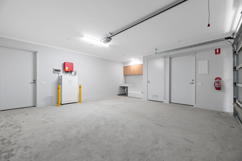 Cranbourne (Circle Dve Sth) — Home image 13