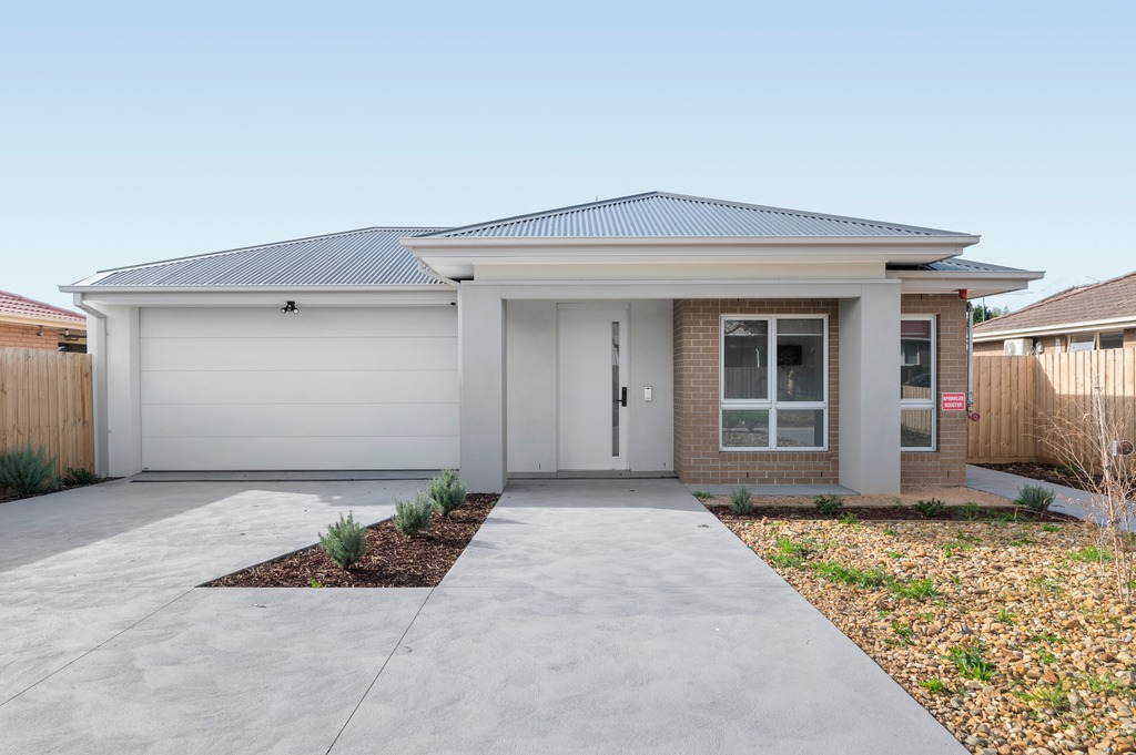 Modern High Physical Support SDA Home with Private Ensuites in Cranbourne — Home image 18