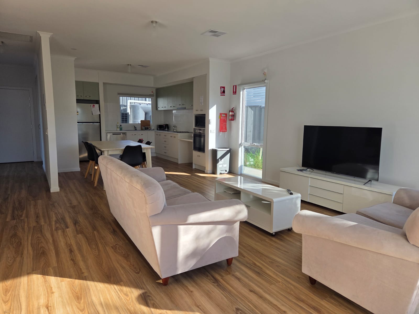Beautiful 2 Bedroom SDA in Dover Gardens — Home image 13