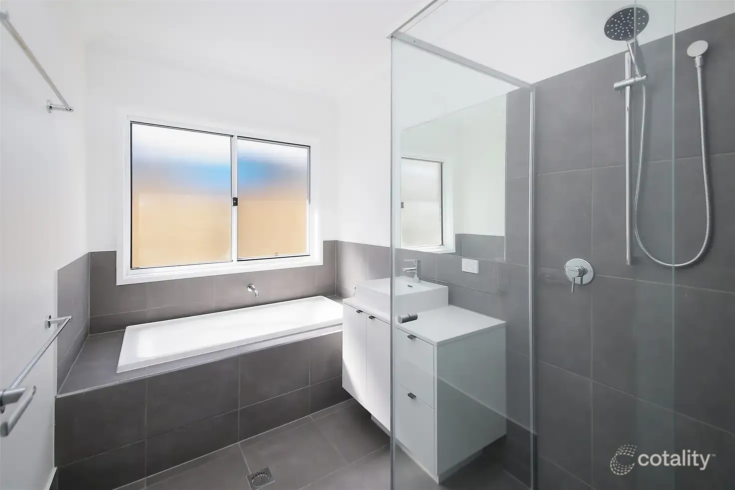 A lovely SIL / STA / MTA Accommodation in Park Ridge, QLD 4125 — Home image 2