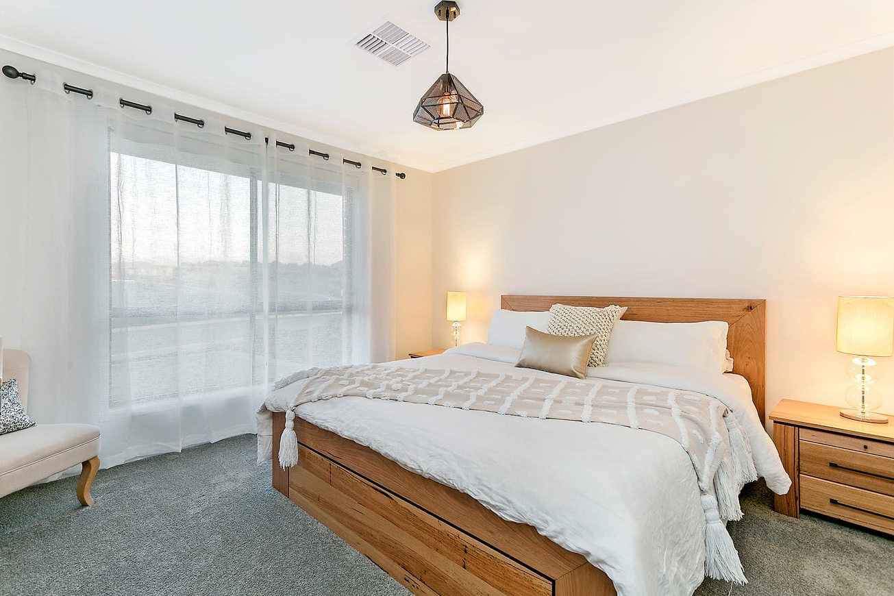 Spacious, modern beachside sharehouse — Home image 9